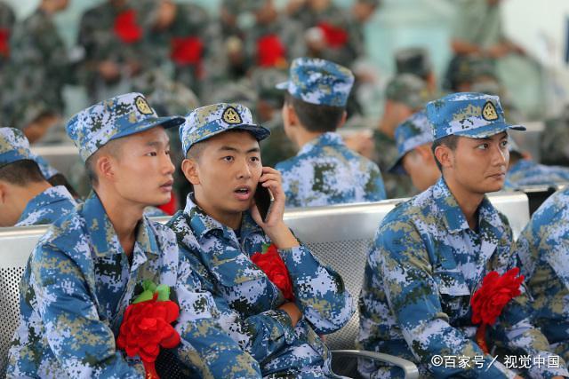 《大學(xué)生士兵》:CCTV-2熒屏上的青春軍旅史詩深度解析與價(jià)值探討
