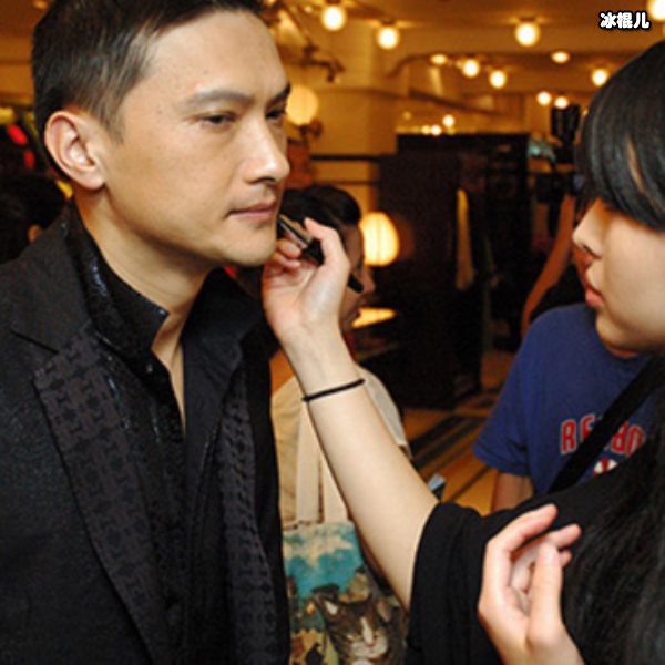 陳錦鴻的真實(shí)婚姻：深度揭秘“三個(gè)老婆”傳聞與他的幸福家庭生活