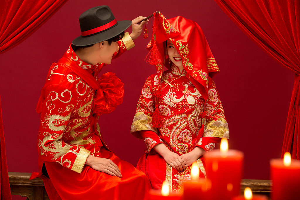 精讀結(jié)婚照證件照要求著裝:全方位解析與超實(shí)用搭配指南