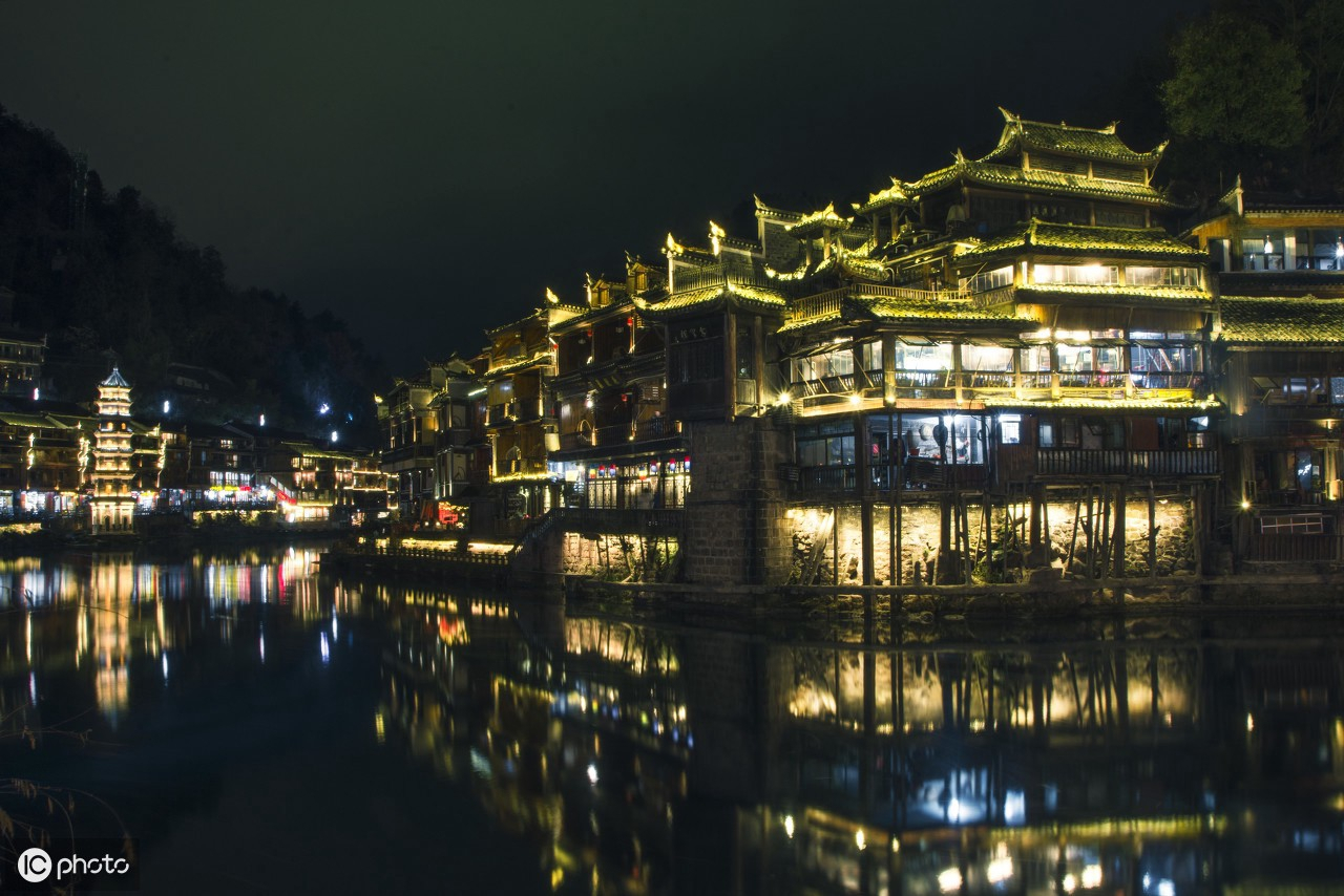 鳳凰古鎮(zhèn)的數(shù)字秘境：探尋7777788888管家婆老家鳳凰的跨時空對話