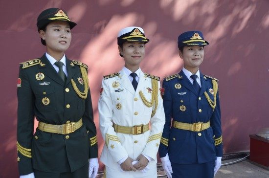 榮光之旅:一位紀(jì)錄片導(dǎo)演與中國(guó)人民解放軍儀仗隊(duì)女兵的深情對(duì)話
