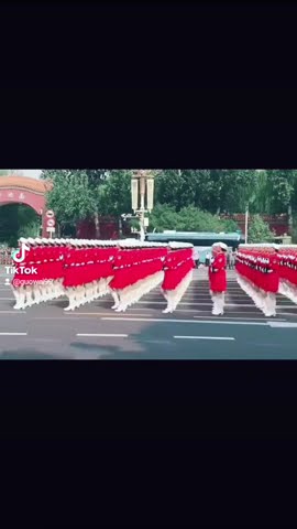 跨文化視野下的巾幗風(fēng)采：外國游客眼中的中國人民解放軍儀仗隊(duì)女兵奇遇