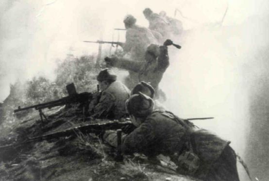 中國(guó)人民志愿軍跨過(guò)鴨綠江哪一年:歷史回眸與多維場(chǎng)景勾勒