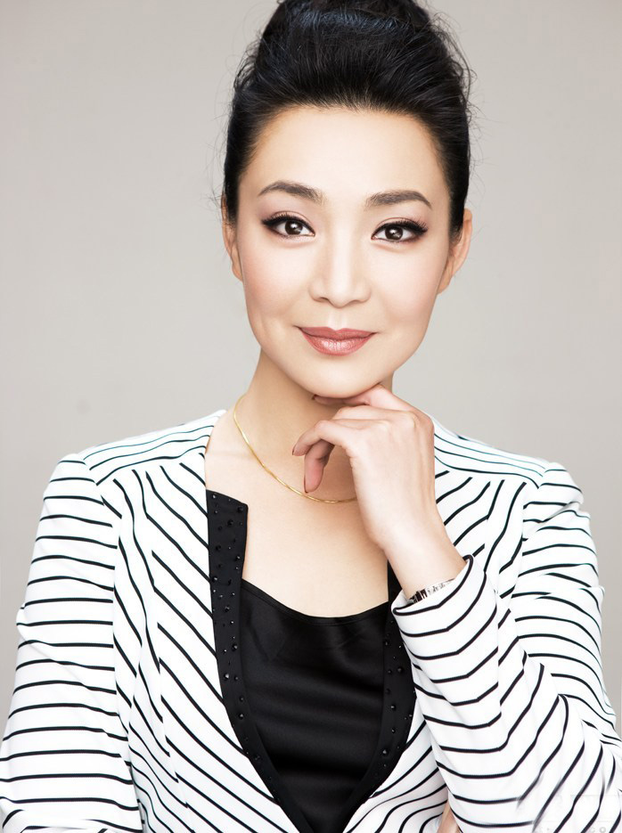 深度解析《還珠格格》皇后扮演者：戴春榮的熒幕經(jīng)典與演藝生涯