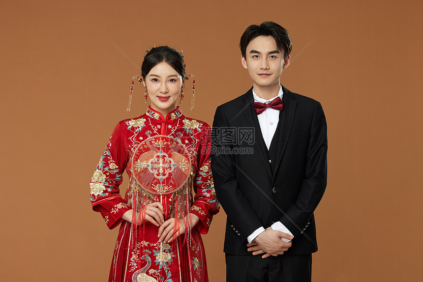 結(jié)婚照男女位置全攻略：傳統(tǒng)、現(xiàn)代與個(gè)性化站位深度解析